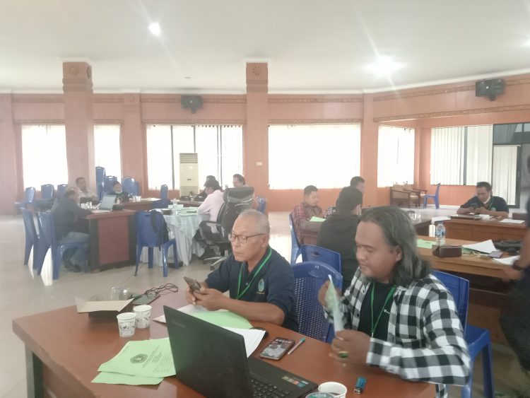 Suasana uji kompetensi wartawan di ruang Bende Seguguk Pemkab OKI, Sabtu 27/08/2022.