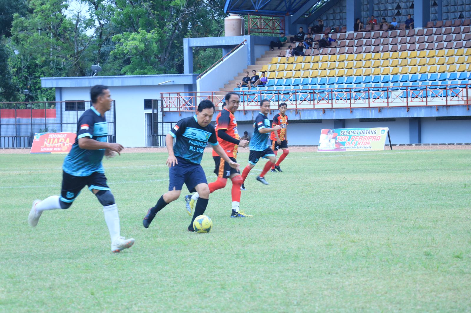 Walikota Prabumulih Sumbang 2 Gol Dalam Pertandingan Persahabatan dengan Tim Muba