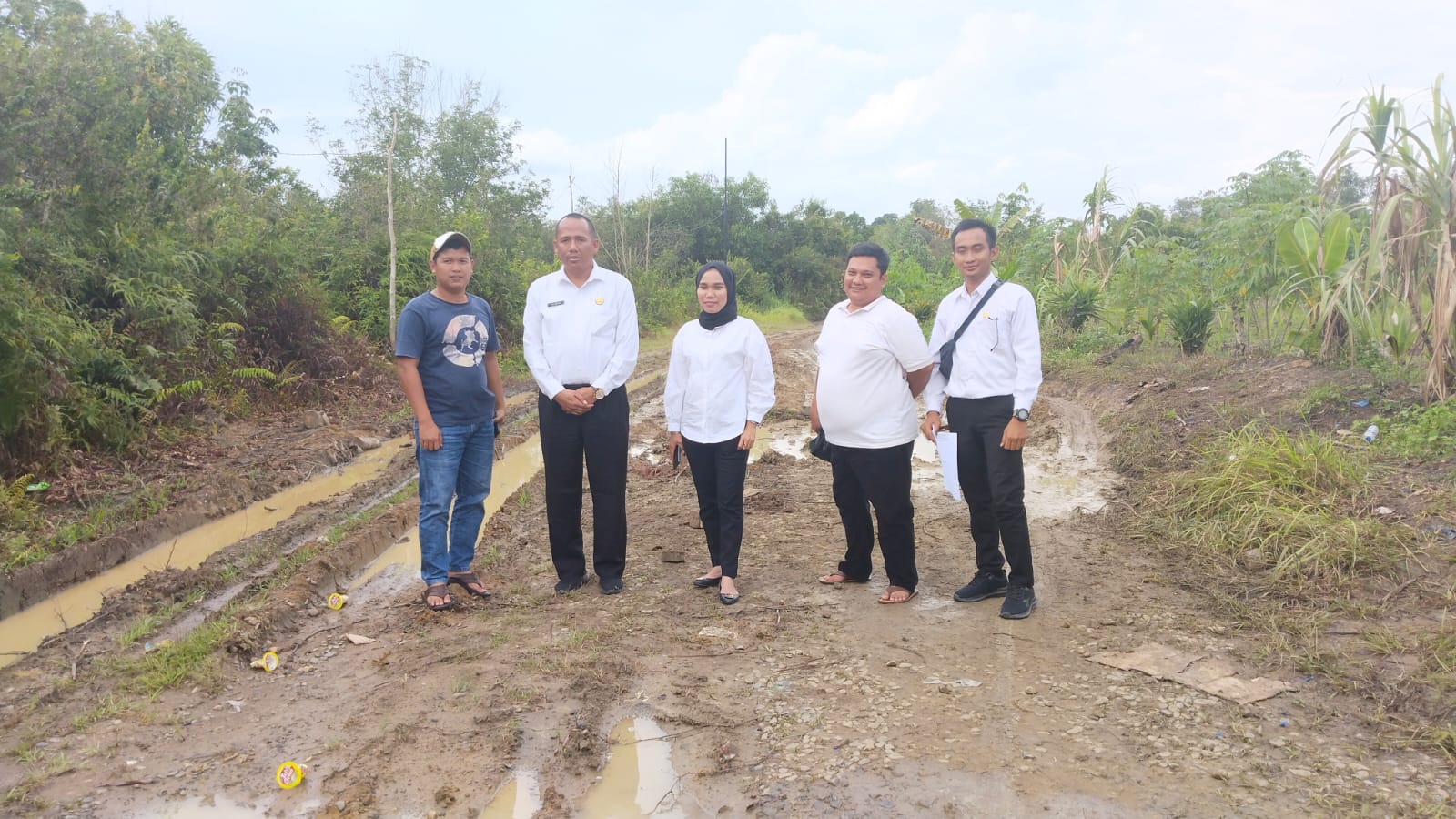 Pekerjaan Pengukuran Jalan Menuju Pemakaman Puyang Prabu Anom Penukal Abab PALI