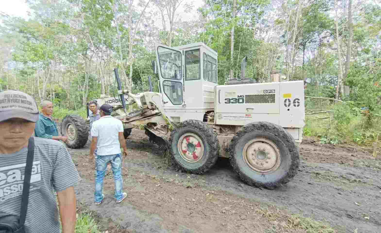 Dinas PUTR PALI Lakukan Pengukuran Pembangunan Land Clearing Jalan Lingkar Desa Betung