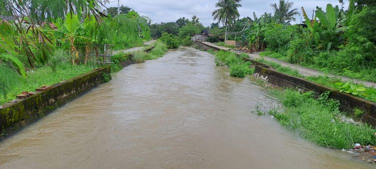 Intensitas Hujan yang Besar,  Akibatkan Sungai Kelekar Meluap