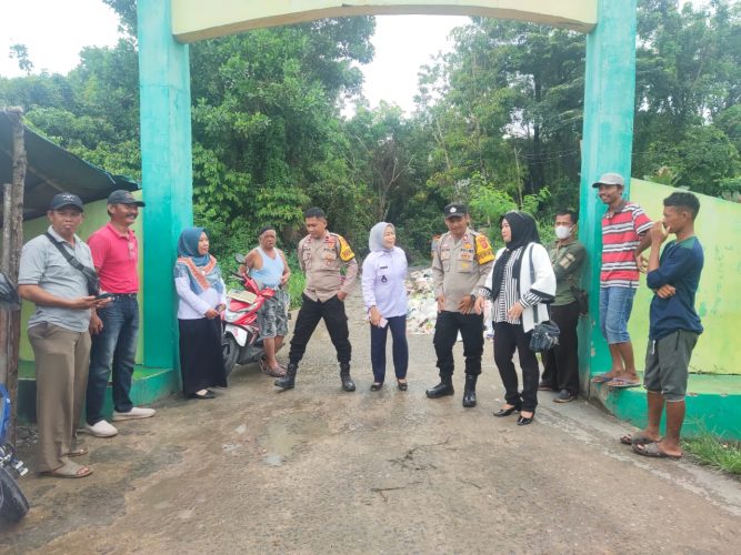 Sampah Berserakan ke Jalan, Warga Perum Amwat Datangi Kantor Lurah