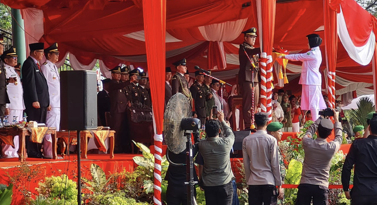 Heri Amalindo Hadiri  Peringatan HUT-RI di Lapangan Gelora Komplek Pertamina