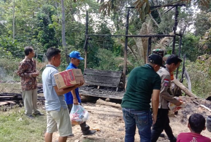 Beri Perhatian Korban Kebakaran di Jirak Jaya, Pemkab Muba Salurkan Bantuan