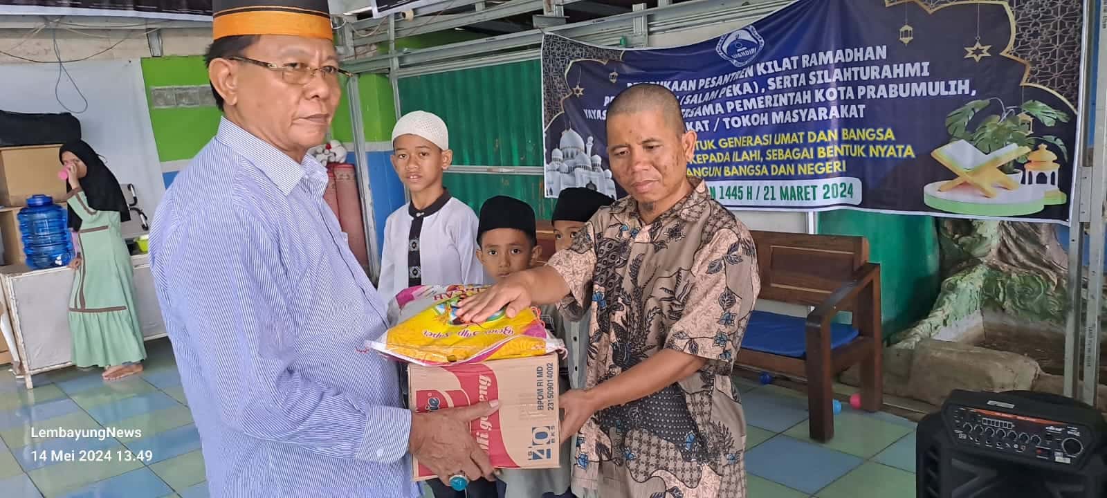 Sambangi Yayasan Wahdini, Idham Tergun Serahkan Bantuan Sembako