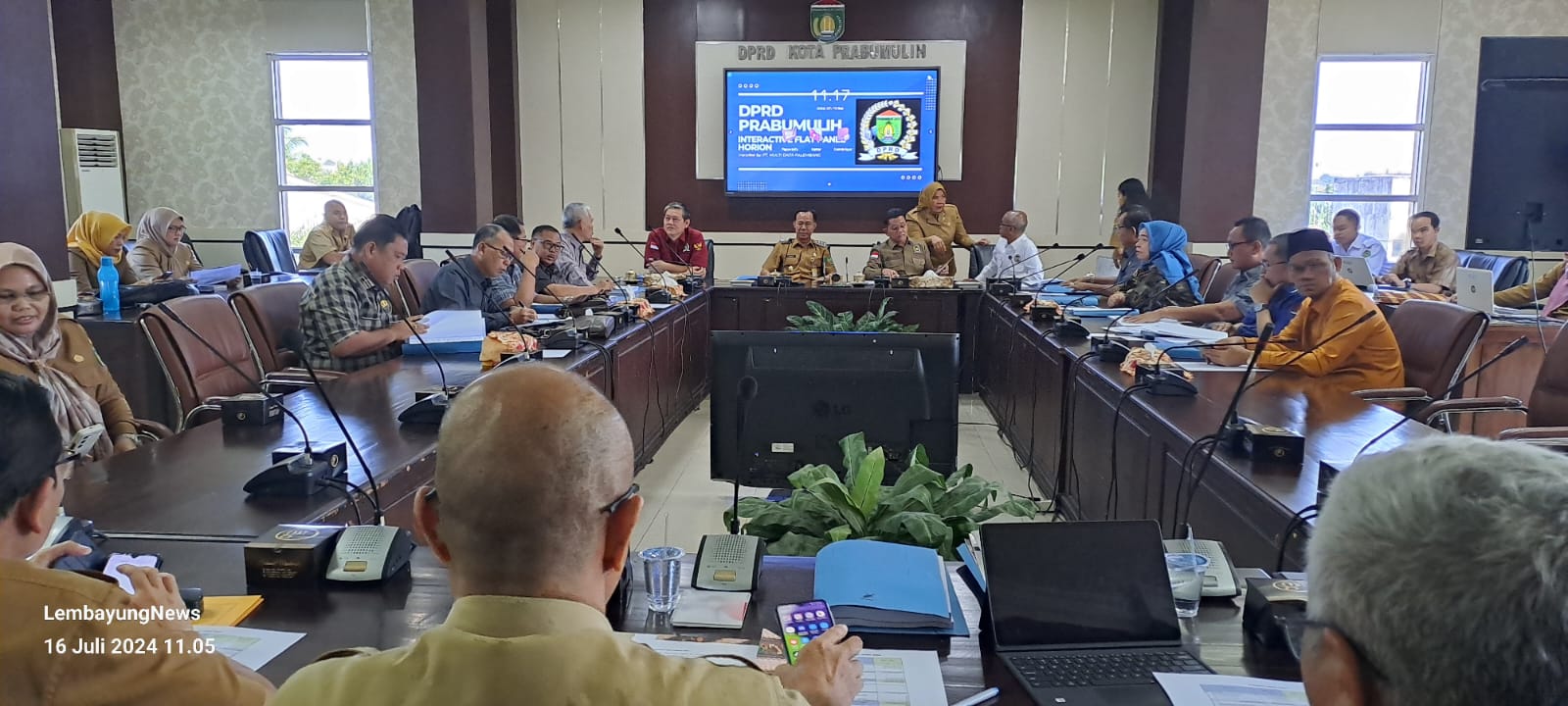 Hari ini Pemerintah Kota Prabumulih Menyerahkan Dokumen KUA & PPAS APBD TA-2025 ke DPRD