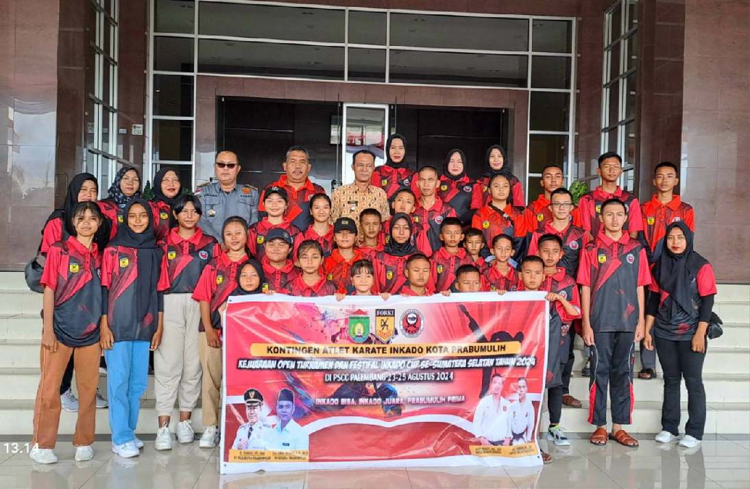 Pj Walikota Lepas 28 Atlit Karatedo untuk Bertanding di Kejurda Palembang