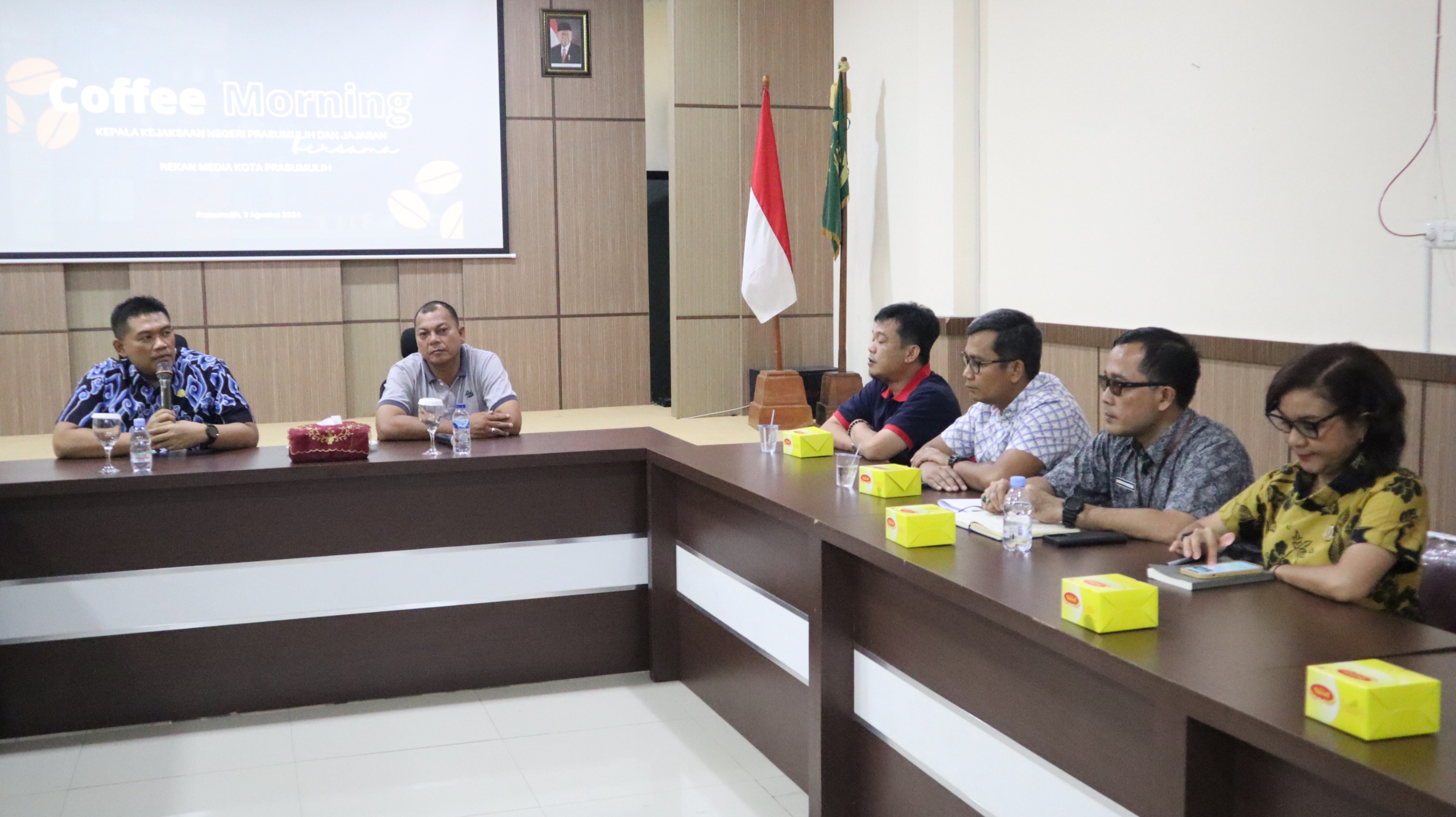 Puluhan Wartawan ‘Geruduk’ Kantor Kejari Prabumulih